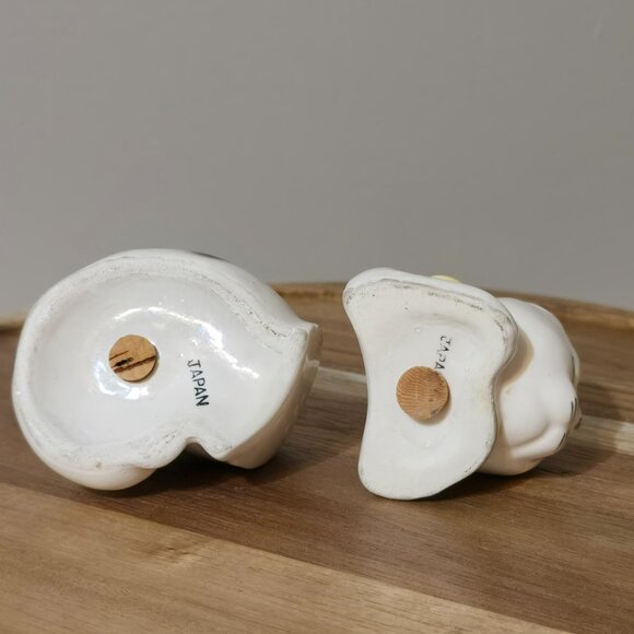 Vintage 2 piece Sleeping Cat Salt and Pepper Shakers Made in Japan - Picture 4 of 4